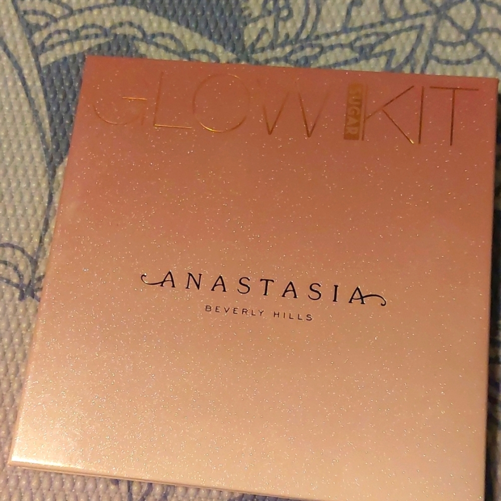 Anastasia bh glow kit